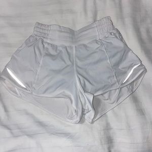 Lululemon Hotty Hot High-Rise Lined Short 2.5”